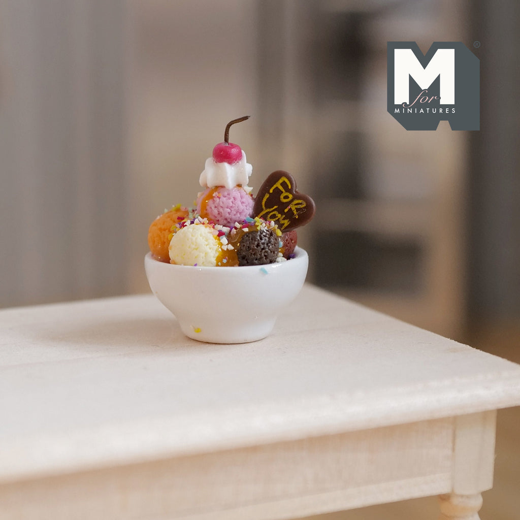 Dollhouse miniature Chocolate Ice-cream with spoon - H021