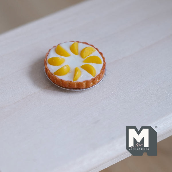 Dollhouse Miniature Peach Pie with Metal Plate 1:12 Scale Dollhouse Food 13/16"(Dia.) (clay) - H021