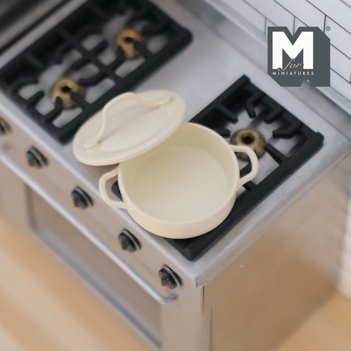 1:12 Scale Miniature Metal Cooking Pot with Lid, 1-1/16 inch dia., DIY Dollhouse Supply (beige)