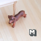 Maßstab 1:12 Miniatur-Dackelwelpe, stehend, 2-1/16 inch lang, DIY-Puppenhausbedarf (Gussharz) (braun)