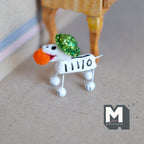 Estatueta em miniatura de cão Calaveras à escala 1:12 com nariz vermelho, 1-9/16 polegadas de comprimento, material DIY para casa de bonecas (branco)