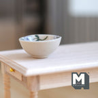 Bol miniature en céramique à l'échelle 1:12 avec motif de feuilles, 3 cm de diamètre, accessoire pour maison de poupée DIY (bleu clair)