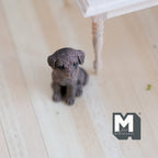 1/12スケール ミニチュア お座りラブラドール子犬、高さ約3cm、ドールハウスDIY用品（キャスト樹脂製）（ブラウン）