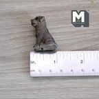 1/12スケール ミニチュア お座りラブラドール子犬、高さ約3cm、ドールハウスDIY用品（キャスト樹脂製）（ブラウン）