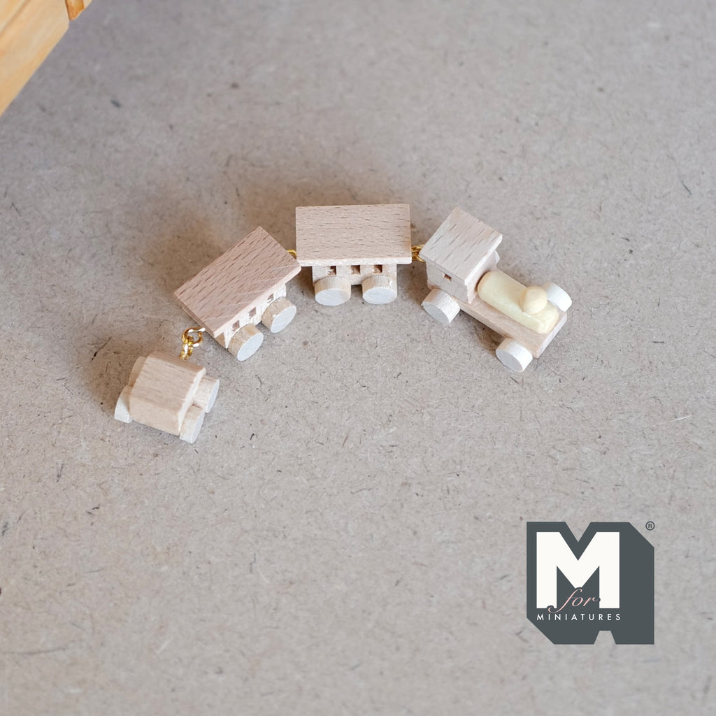 1/12スケール ミニチュア 未塗装木製列車 4個セット 長さ約9cm（3-9/16インチ） DIYドールハウス用素材
