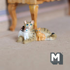 Chat tabby orange miniature à l'échelle 1:12 avec 2 chatons, 4,1 cm de long, fournitures pour maison de poupée DIY (lit vendu séparément)