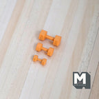 1/12スケール ミニチュア六角ダンベル 3個セット、長さ13/16インチ、ドールハウスDIY素材（金属製）（オレンジ）