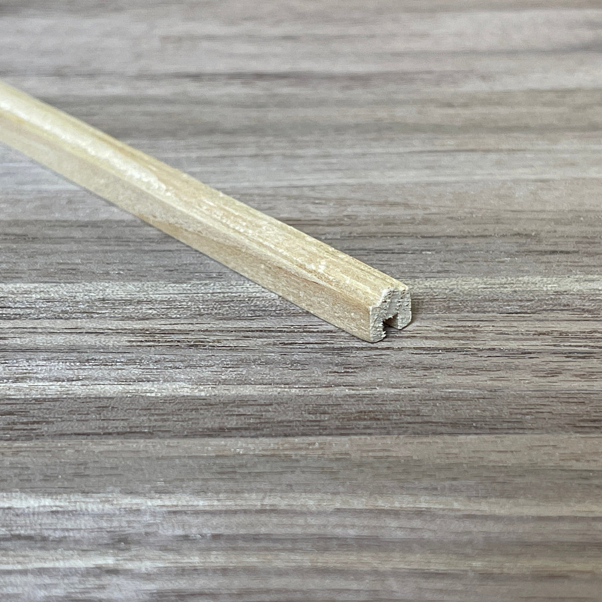 1:12 Scale Miniature Dollhouse Unpainted Rounded Top Handrail with Groove, 12 inch long