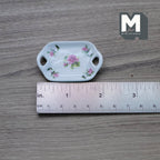 Plateau de service octogonal miniature en céramique à l'échelle 1:12, motif rose, 5 cm de long, accessoire pour maison de poupée DIY