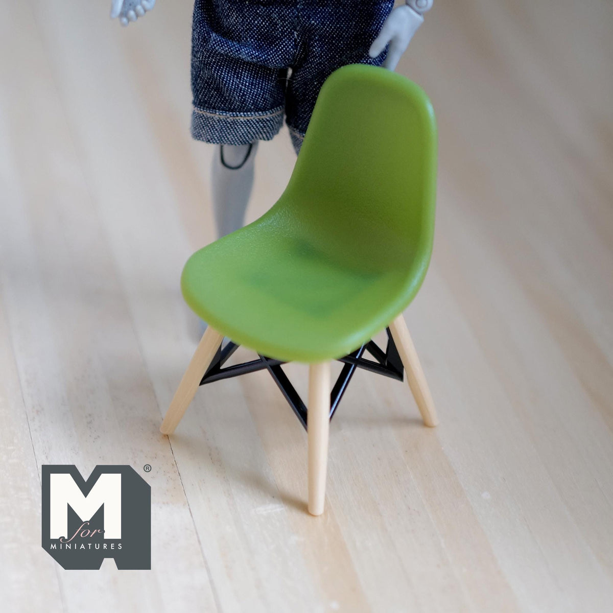 1:12 Scale Miniature Mid Century Shell Chair with Wood Legs, 2-11/16 inch tall, DIY Dollhouse Supply (green)