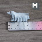 Dachshund fantôme drapé miniature à l'échelle 1:12, décoration d'Halloween, avec micro lumières LED, 2,8 cm de haut, accessoire de maison de poupée DIY (blanc)
