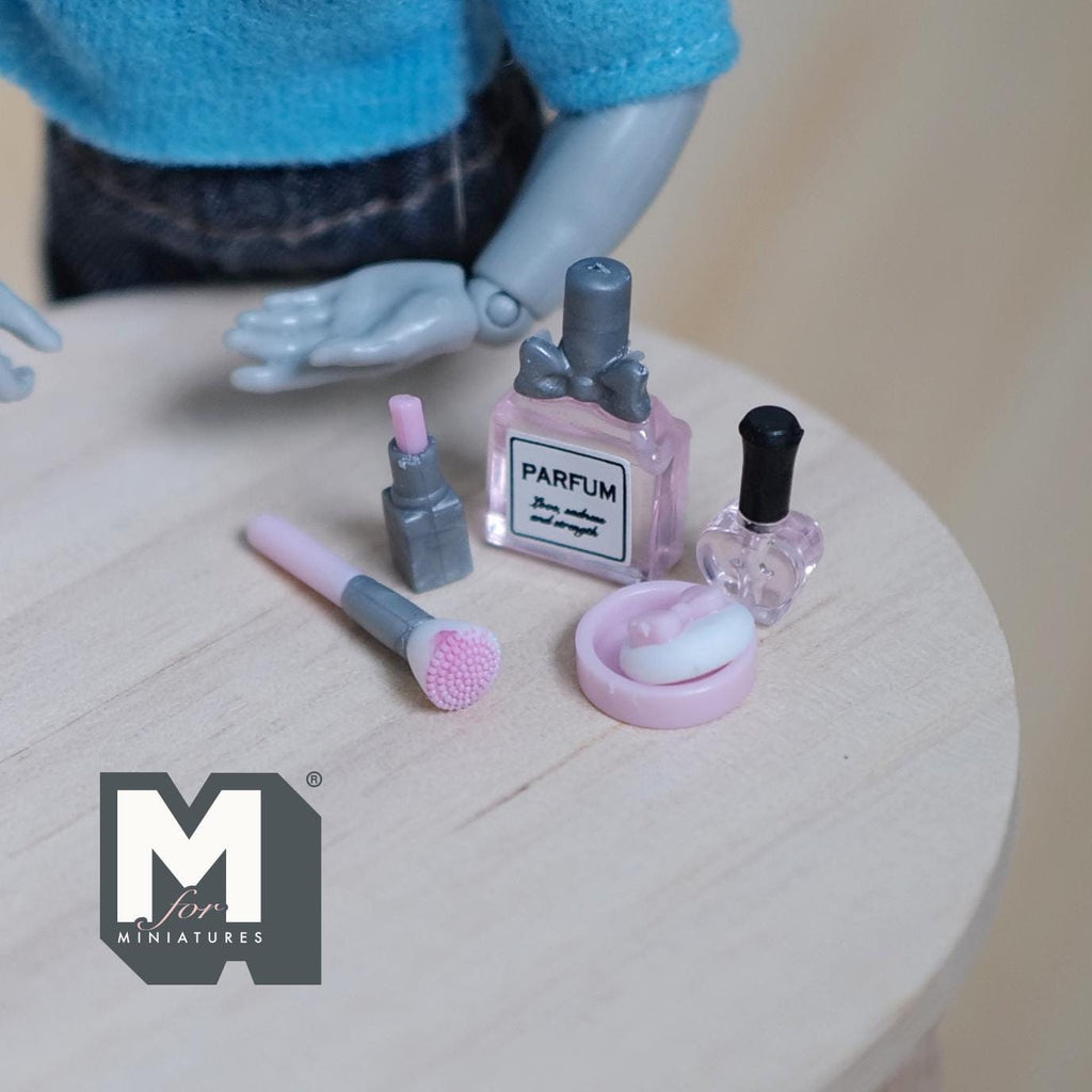 Miniature Makeup Set Cosmetics Kit Cosmetic Brush Lipstick Fragrance Perfume Bottle 1:12 Scale Makeup Vanity Set  (clear) - F030