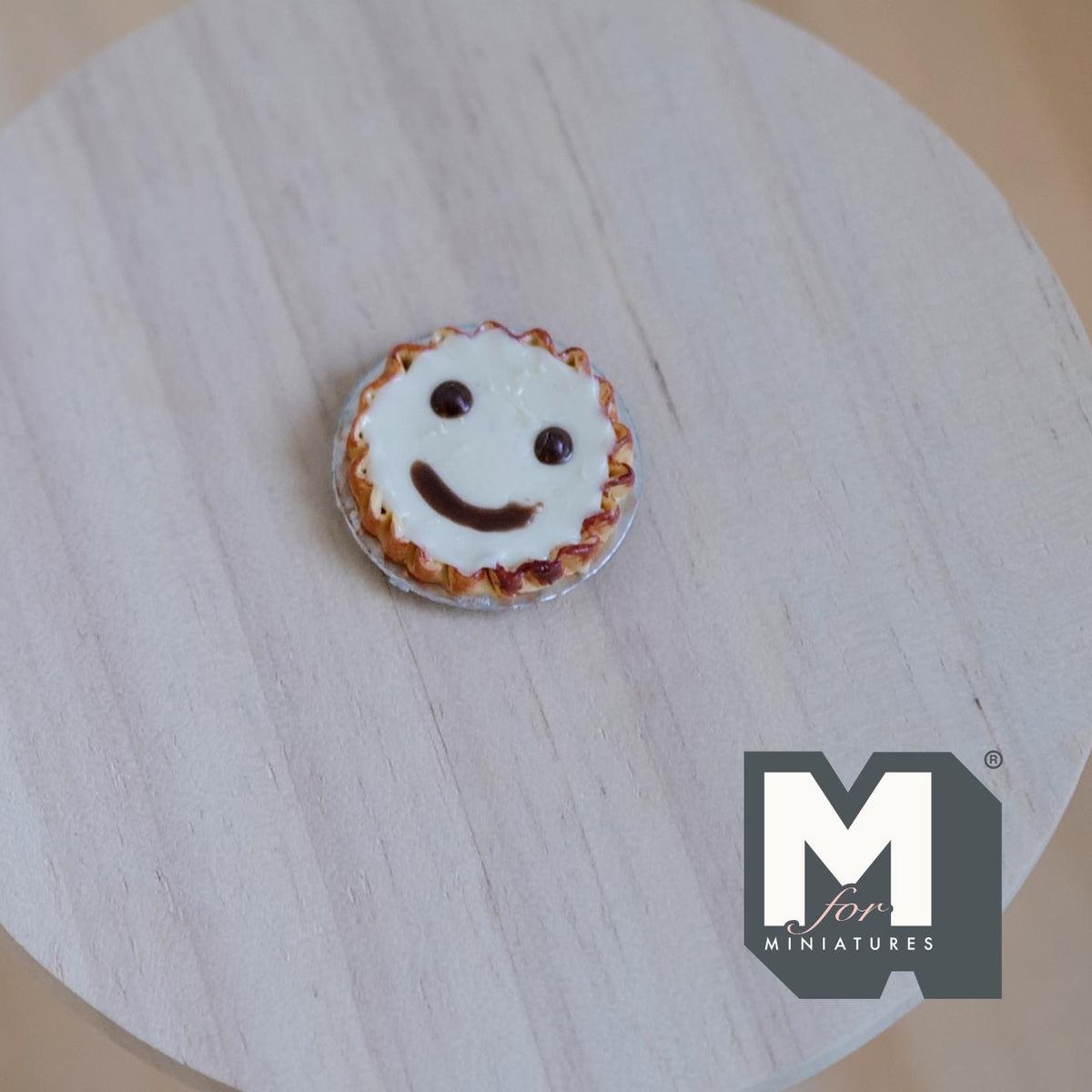 Miniature Pie on Metal Plate 1:12 Dollhouse Supplies Food Baked Pie Tar Fruit Cake 13/16 inch dia. - E018