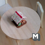 Miniature Gingerbread House Snowman Christmas Tree and Gingerbread Man  1:12 Scale Dollhouse Food Decoration (Fake miniature) - J019