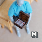 Boîte à cigares miniature en bois à l'échelle 1:12 avec cigares, couvercle à charnière, 2,2 cm de long, accessoire pour maison de poupée à faire soi-même