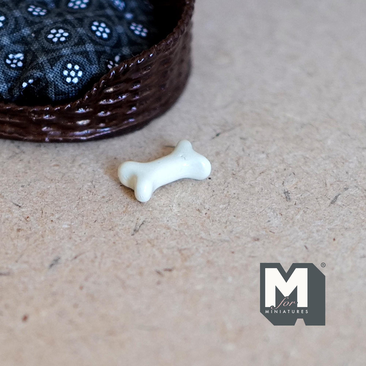 1:12 Scale Miniature Dog Bone Treat, 7/16 inch long, DIY Dollhouse Supply (white)