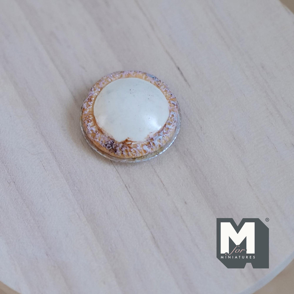 Miniature Pie on Metal Plate 1:12 Dollhouse Supplies Food Baked Pie Tar Fruit Cake 13/16 inch dia. - E018