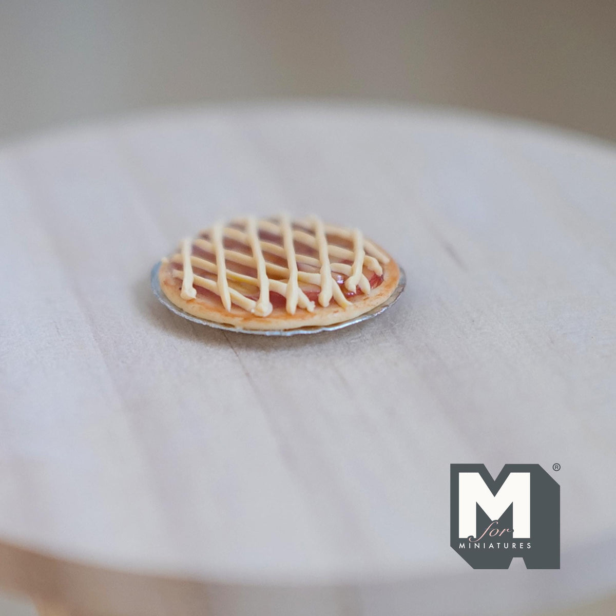 Miniature Apple Pie on Metal Plate 1:12 Dollhouse Supplies Food Baked Pie Tar Fruit Cake 13/16 inch dia. - E018