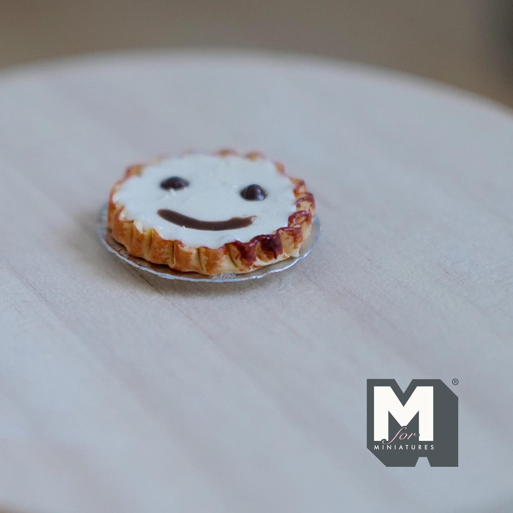 Miniature Pie on Metal Plate 1:12 Dollhouse Supplies Food Baked Pie Tar Fruit Cake 13/16 inch dia. - E018
