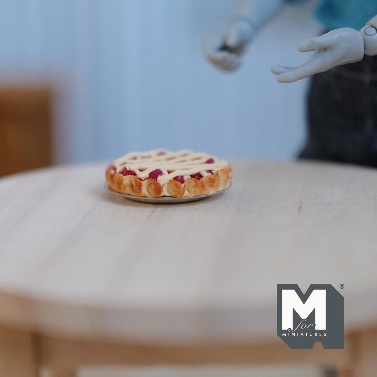 1:12 Scale Miniature Lattice Top Berry Pie on Metal Plate, 13/16 inch dia., DIY Dollhouse Supply