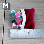 Miniatura de Saco de Natal com Presentes à Escala 1:12, Vermelho com Acabamento Branco, 2-1/2 polegadas de altura, Acessório DIY para Casa de Bonecas (tudo numa única peça)