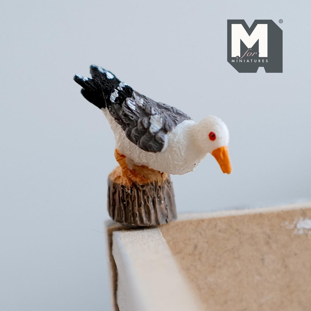 Miniature Seagull 1:12 Scale Dollhouse Supplies Herring Gull Beach Bird 1-7/16 inch long (cast resin) - H046