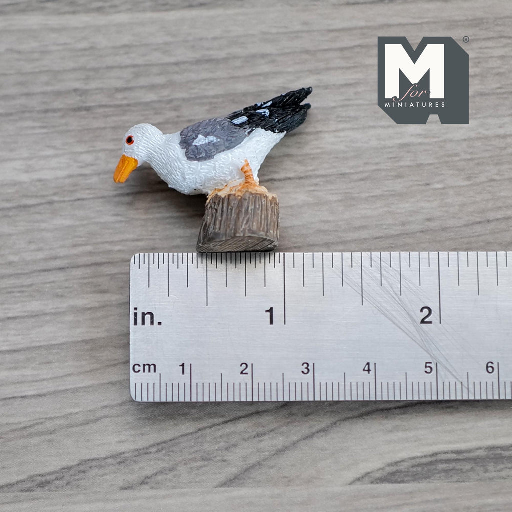 Miniature Seagull 1:12 Scale Dollhouse Supplies Herring Gull Beach Bird 1-7/16 inch long (cast resin) - H046