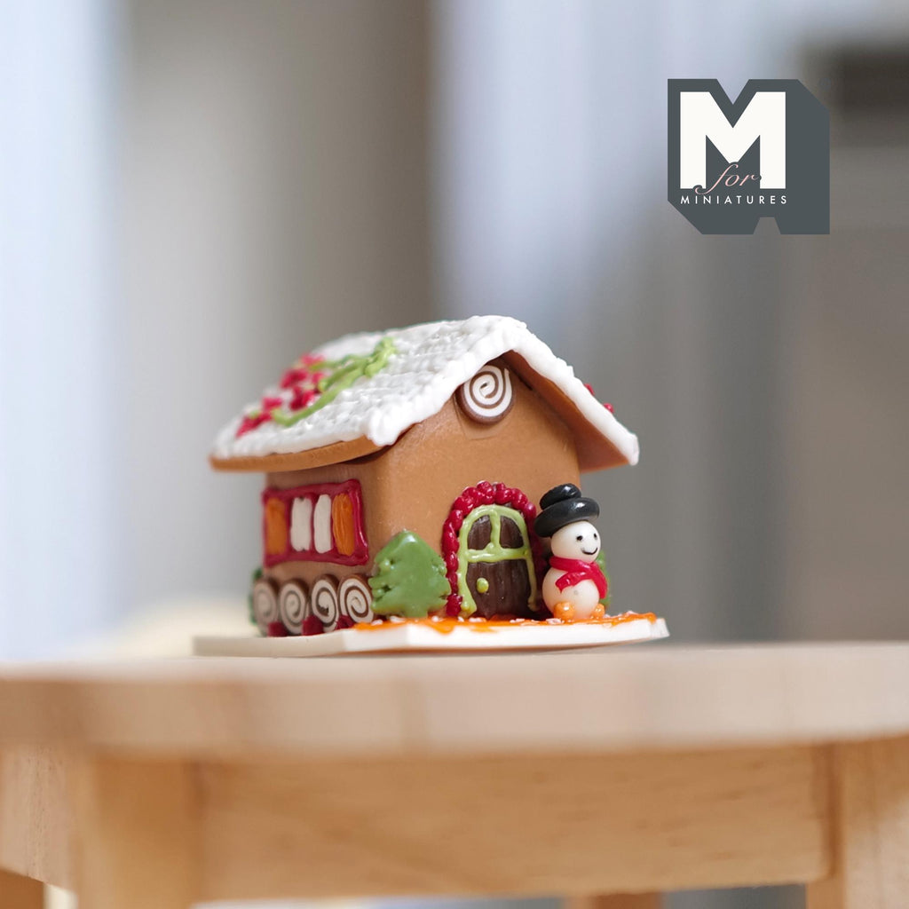 Miniature Gingerbread House Snowman Christmas Tree and Stars 1:12 Scale Dollhouse Food Decoration (Fake miniature) - J027