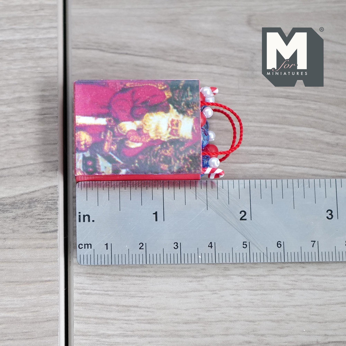 1:12 Scale Miniature Christmas Gift Bag with Rope Handles, 1-7/16 inch tall, DIY Dollhouse Supply