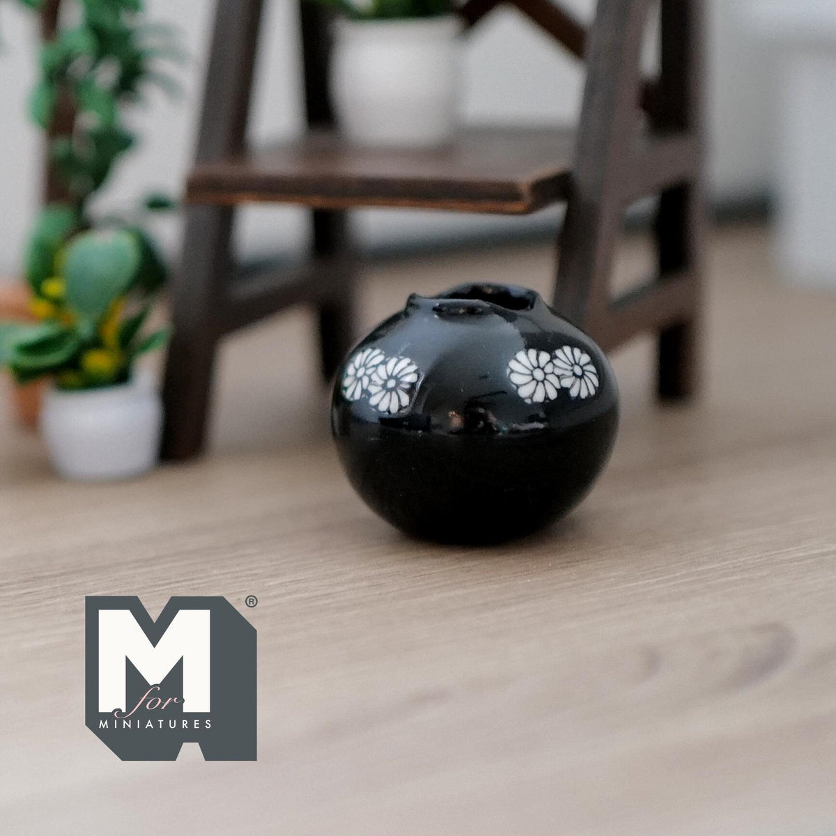1:12 Scale Miniature Ceramic Globular Vase, Daisy Pattern, Large Size, 1-3/8 inch dia., DIY Dollhouse Supply (black)