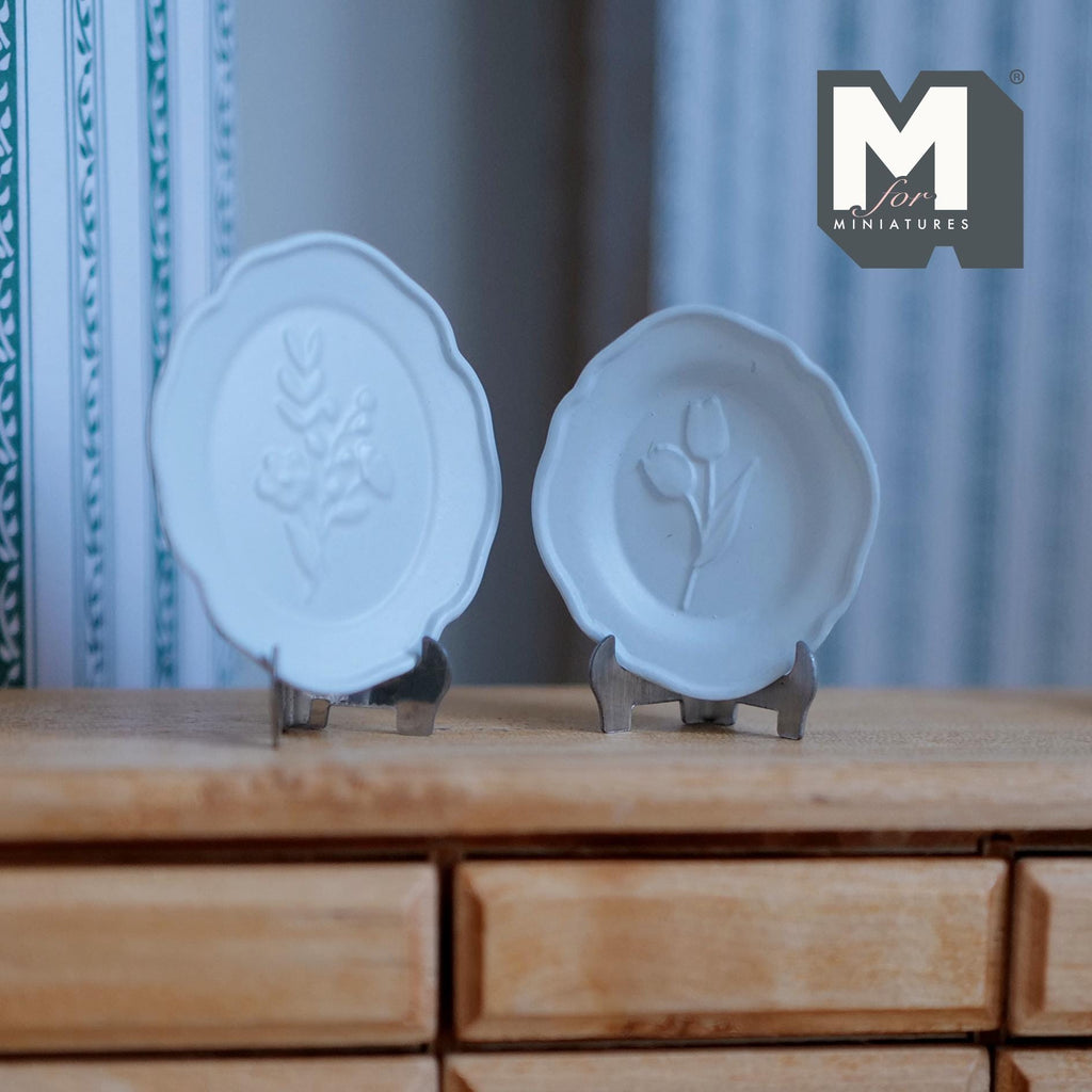 1:12 Scale Miniature Metal Decorative Plates with Stands, Embossed Flowers, Set of 2, 1-7/16 inch tall, DIY Dollhouse Supply (blue)