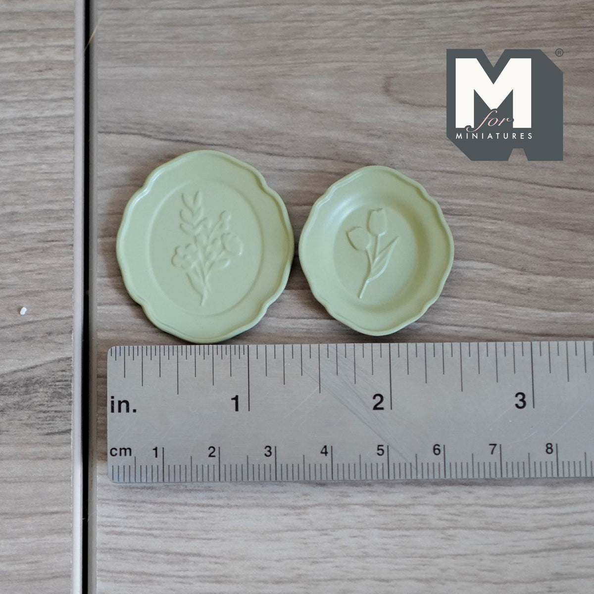 1:12 Scale Miniature Metal Embossed Floral Decorative Plates with Stands, Set of 2, 1-7/16 inch tall, DIY Dollhouse Supply (olive green)