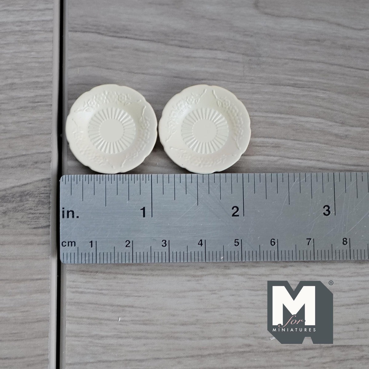 1:12 Scale Miniature Metal Dining Plates, Set of 2, 1 inch dia., DIY Dollhouse Supply (cream)