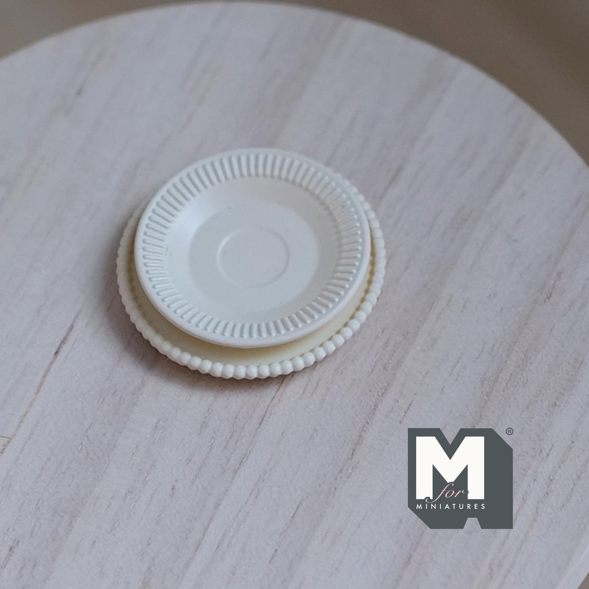 1:12 Scale Miniature Metal Dining Plates, Set of 2, 1-1/8 inch dia., DIY Dollhouse Supply (beige)