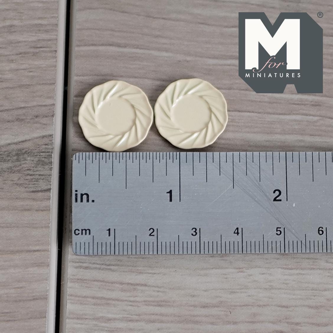 1:12 Scale Miniature Metal Dining Plates, Scalloped Rim, Set of 2, 11/16 inch dia., DIY Dollhouse Supply (beige) (M)