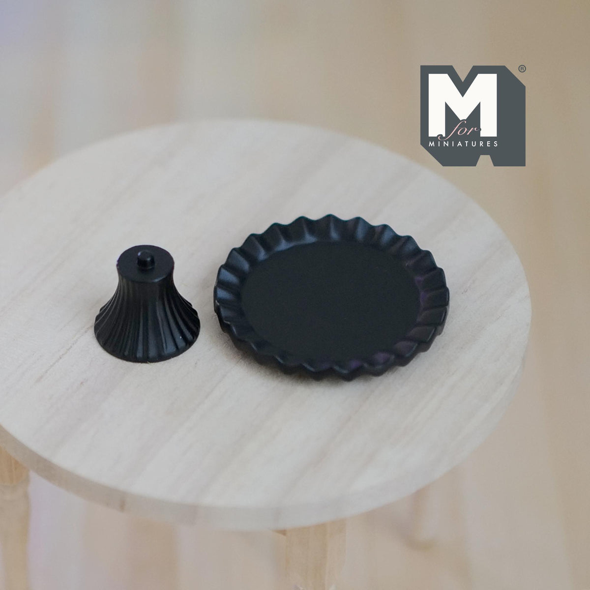 Miniature Pedestal Cake Stand Dollhouse Supplies Bakery Food Serving Platter Display Stand 11/16 inch tall  (black) - G021