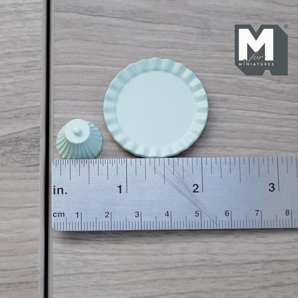 1:12 Scale Miniature Pedestal Cake Stand, Fluted Rim, 11/16 inch tall, DIY Dollhouse Supply (metal) (light green)
