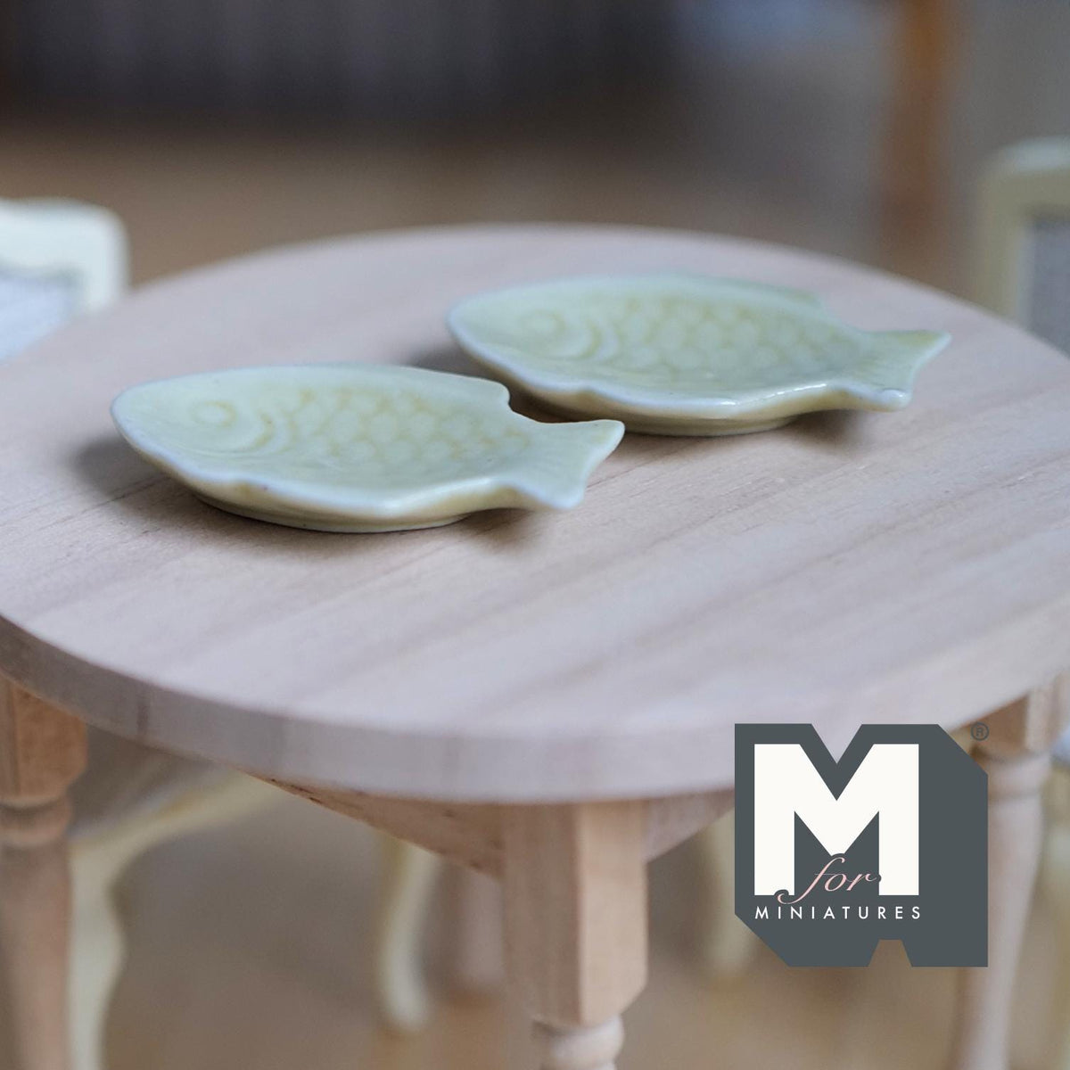 Miniature Fish Shaped Plates 1:12 Scale Dollhouse Ceramic Tableware Plates Set of 2 , 1-7/16 inch long (beige) - A075