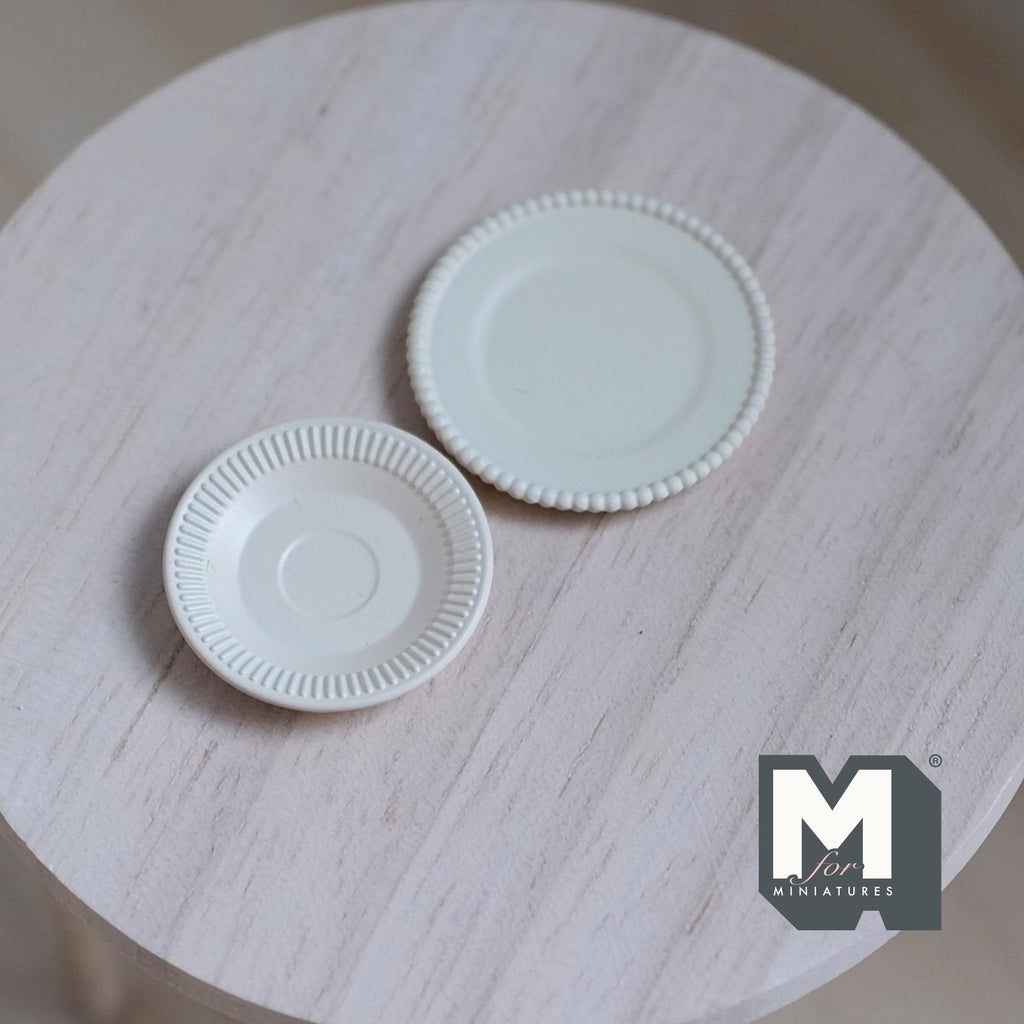 1:12 Scale Miniature Metal Dining Plates, Set of 2, 1-1/8 inch dia., DIY Dollhouse Supply (beige)