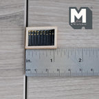 Miniature cigarkasse med cigarer i skala 1:12, 1-1/8 inch lang, gør-det-selv-materiale til dukkehus (træ) (ikke ægte cigarer)