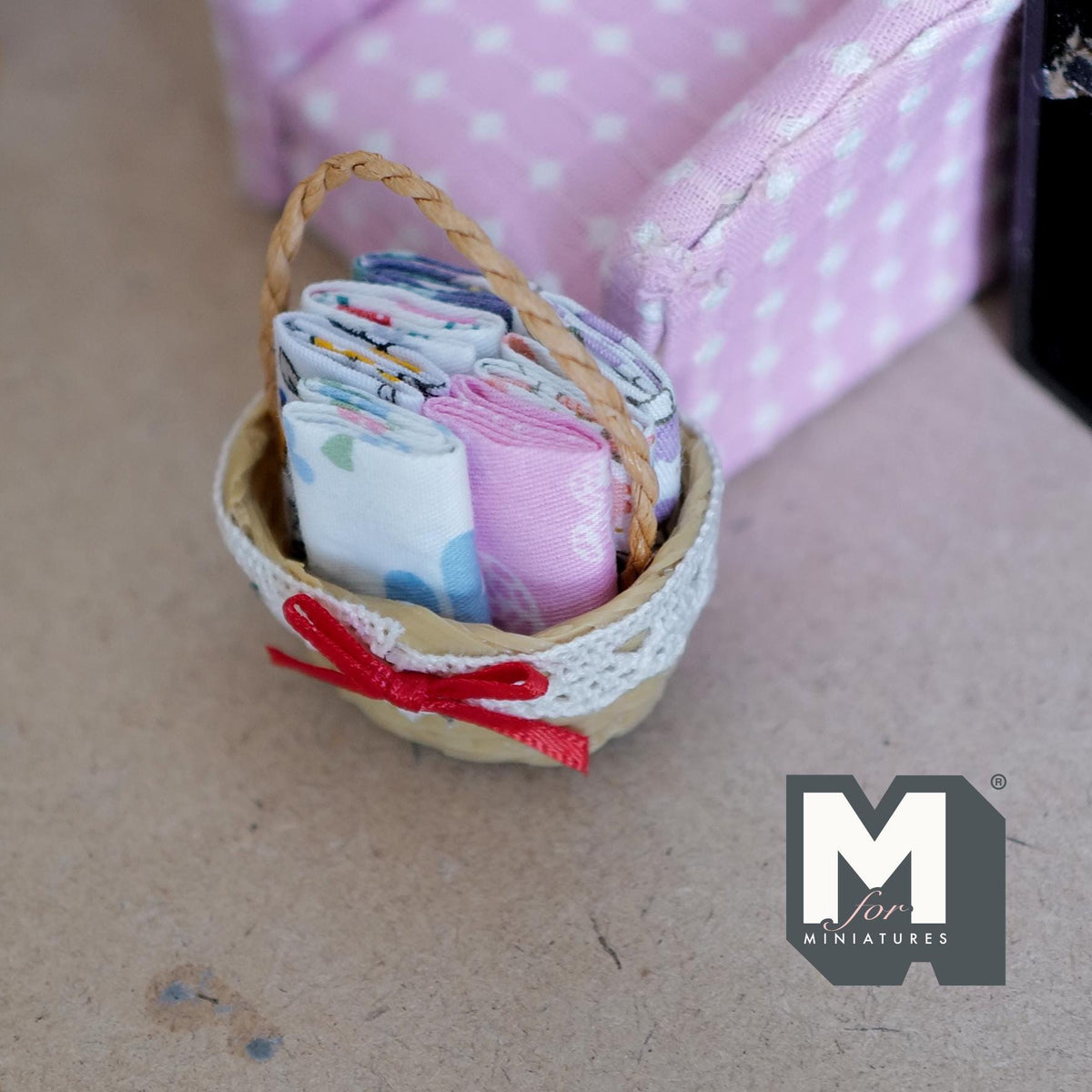 1:12 Scale Miniature Woven Rope Basket with Folded Linens, Lace Trim and Red Bow, 1-13/16 inch long, DIY Dollhouse Supply