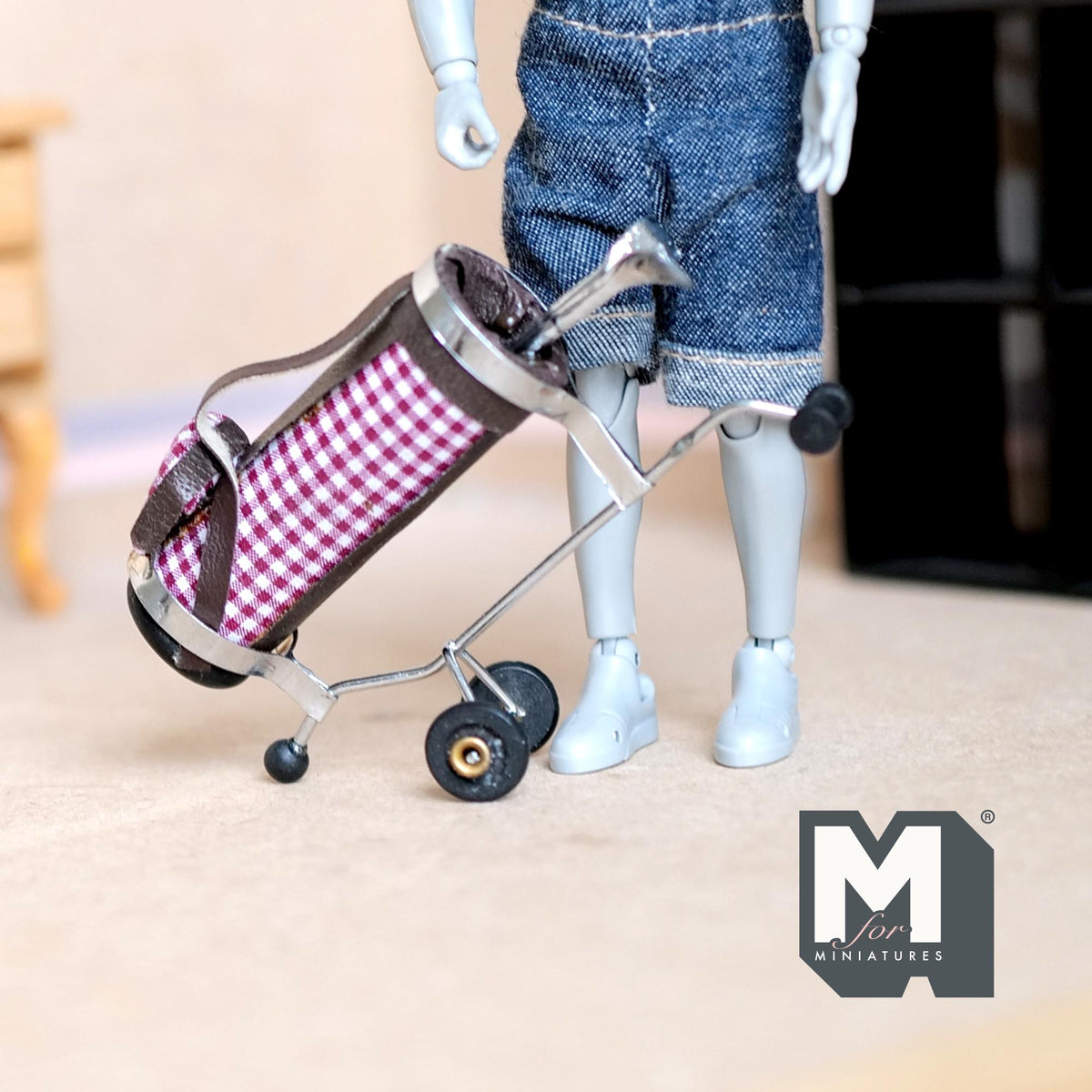 1:12 Scale Miniature Golf Bag on Pull Cart with 2 Clubs, Gingham Faux Leather, 3-1/4 inch tall, DIY Dollhouse Supply (pink)