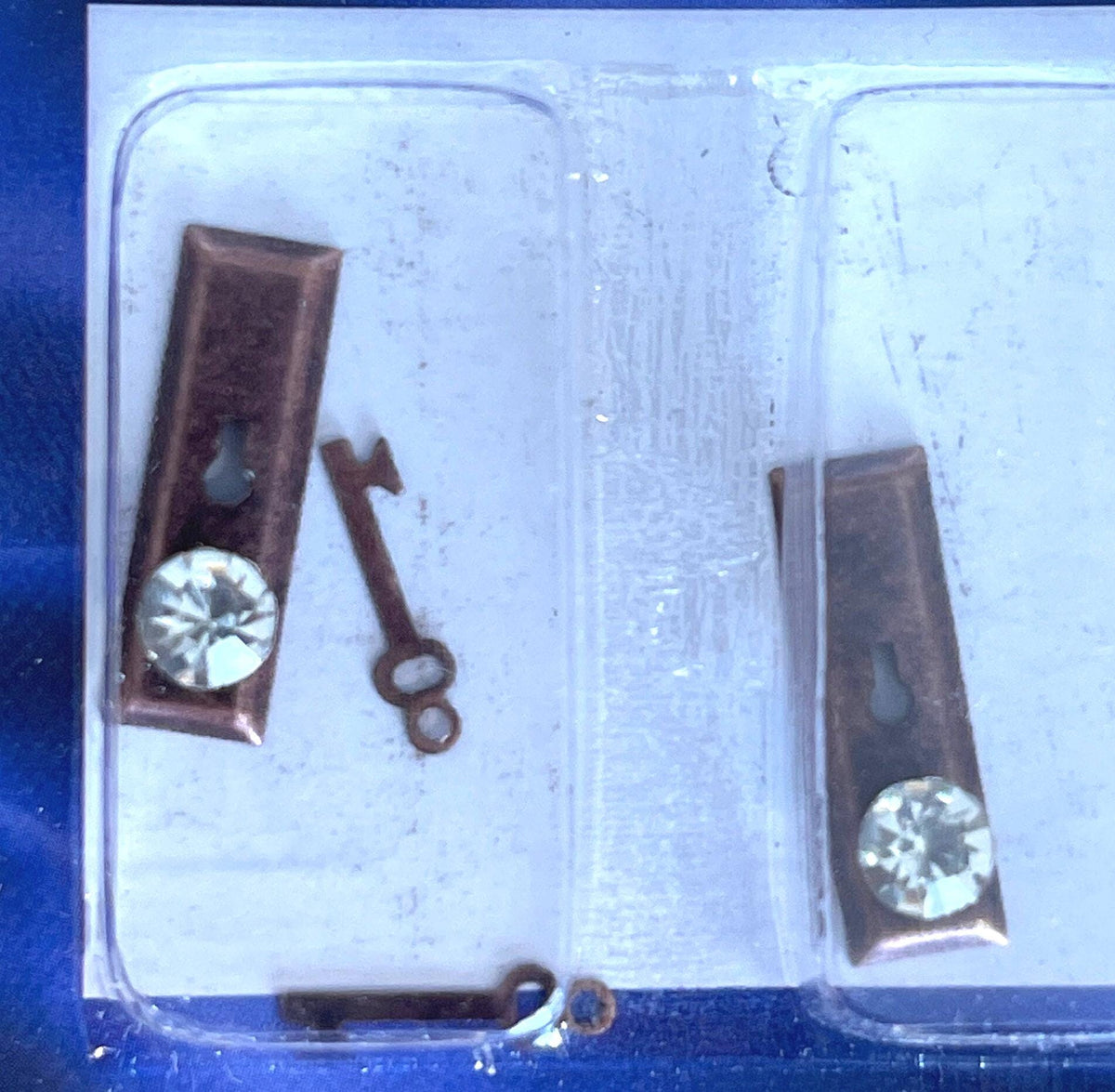 1:12 Scale Miniature Clear Faceted Door Knobs with Backplates and Keys, Set of 2, 3/4 inch tall, DIY Dollhouse Supply (antique copper)