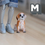 Figurine miniature de chien beagle assis à l’échelle 1:12, 1-1/4 pouce de haut, accessoire DIY pour maison de poupée (résine moulée) (fauve)