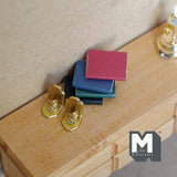 Miniature Cat Bookends Book Stops with 4 Books 9/16 inch tall (metal) (gold) - C036