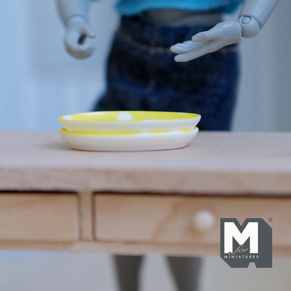 1:12 Scale Miniature Resin Oval Plates, Polka Dot, Set of 2, 1-1/8 inch long, DIY Dollhouse Supply (yellow)