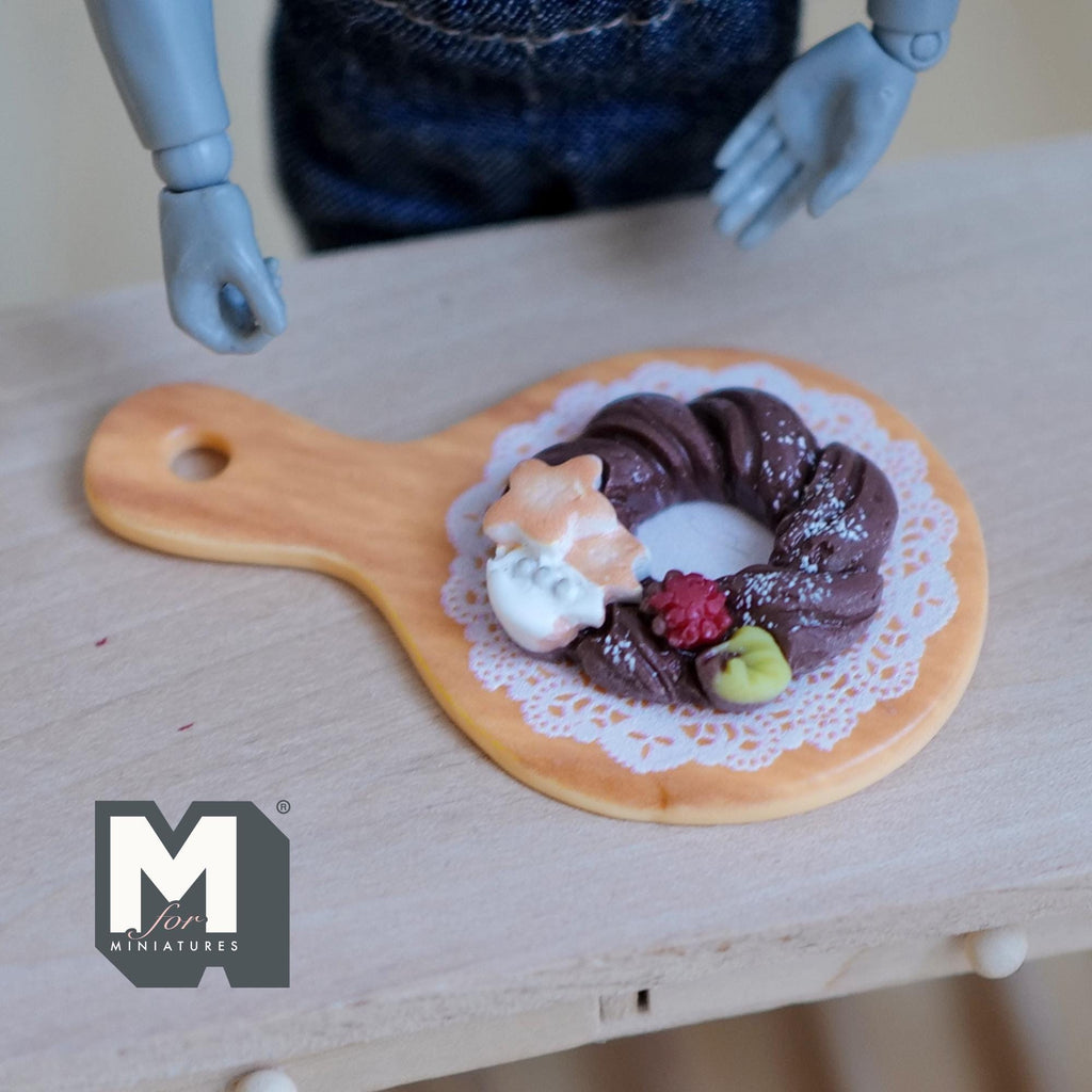 1:12 Scale Miniature Christmas Wreath Cake on Serving Board, 1 inch dia., DIY Dollhouse Supply (dark brown) (non edible)