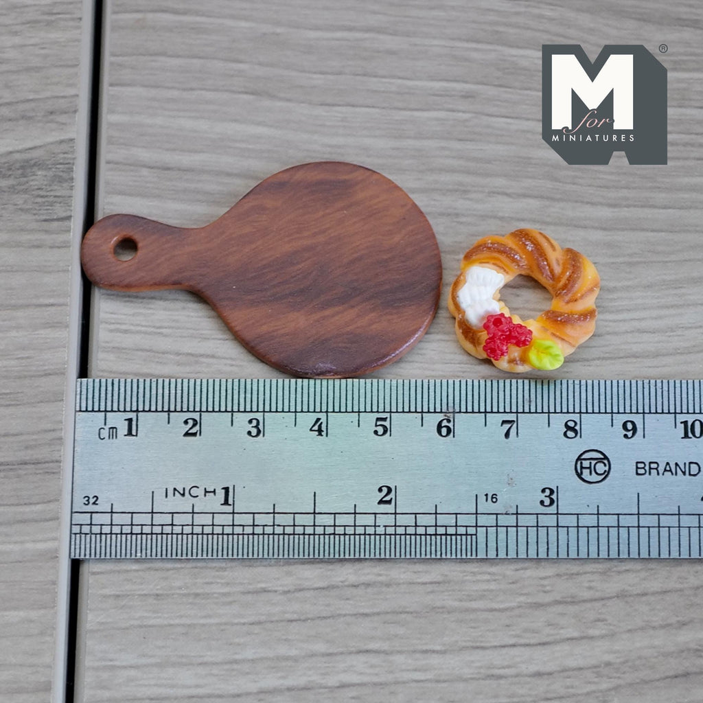 1:12 Scale Miniature Christmas Wreath Cake on Serving Board, 1 inch dia., DIY Dollhouse Supply (light brown) (non edible)