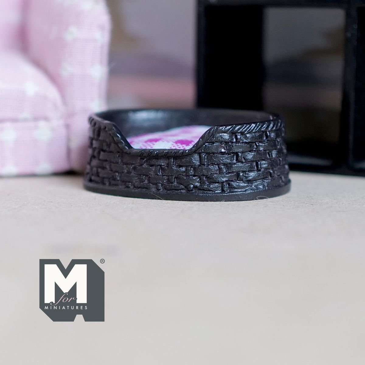 1:12 Scale Miniature Cat Bed, Wicker Look with Gingham Cushion, 1-7/8 inch long, DIY Dollhouse Supply (black and pink)