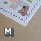 Schaal 1:12 miniatuur bedrukt hinkelspeelkleed, dieren en alfabetletters, 6-3/16 inch lang, DIY-poppenhuisbenodigdheden (beige)